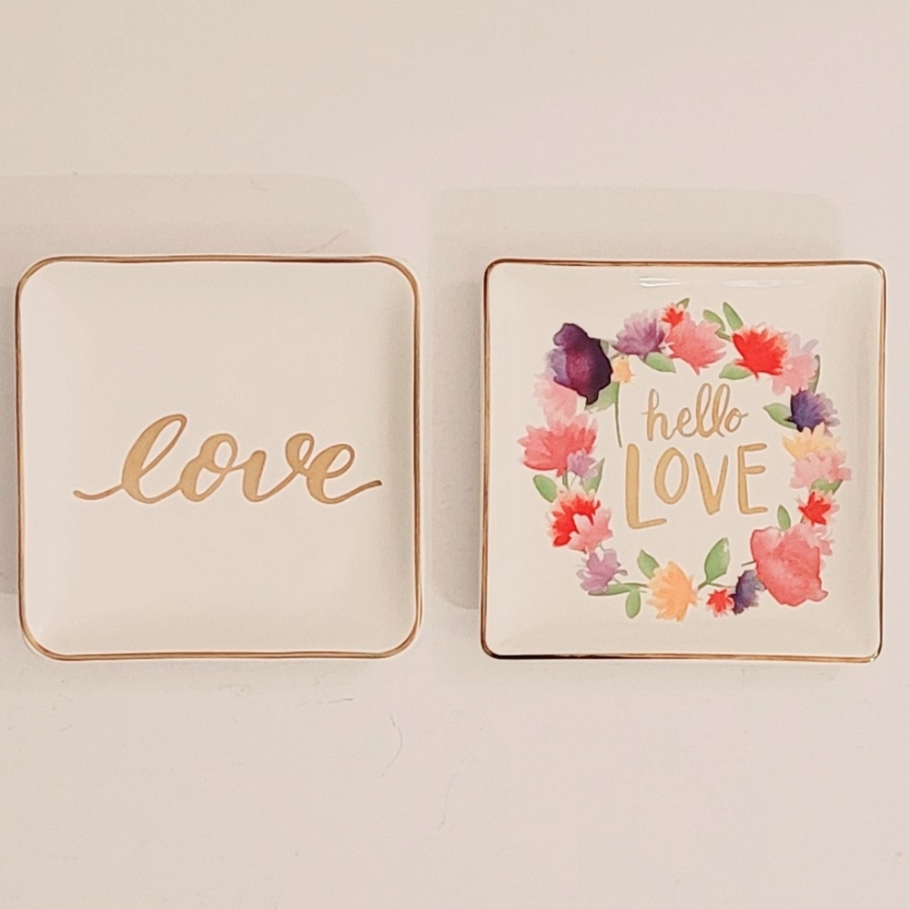 NWOT decorative trays